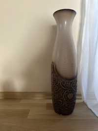 Vaza cu detalii din ceramica