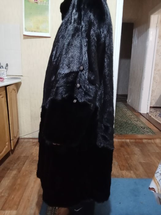 Продам норковую шубу