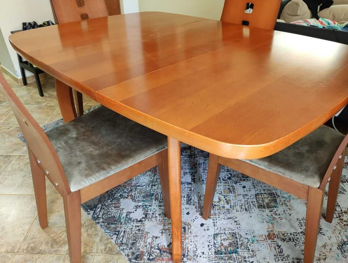 Разтегателна трапезна маса с 4 стола
