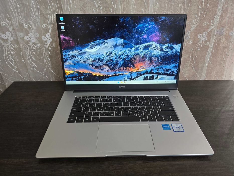 Ультрабук Huawei MateBook D15 Silver i3-11 Gen в отличном состоянии