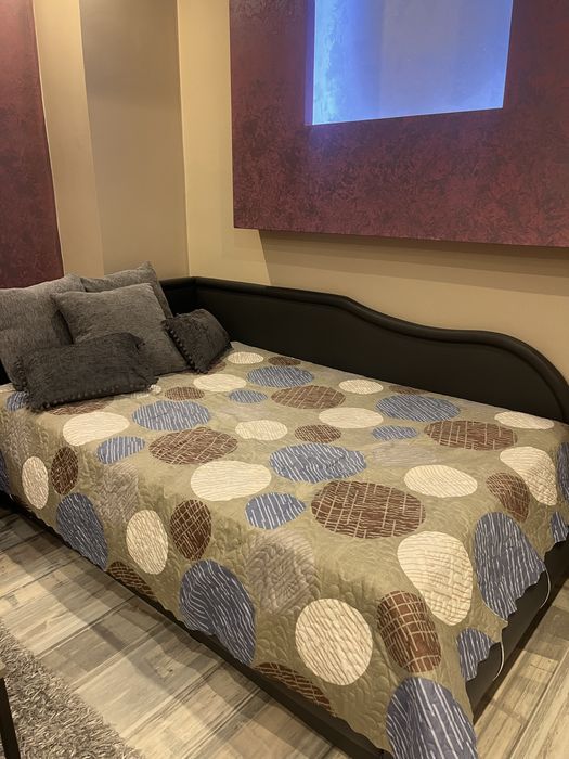 Продава се мебелно обзавеждане ( висок клас )