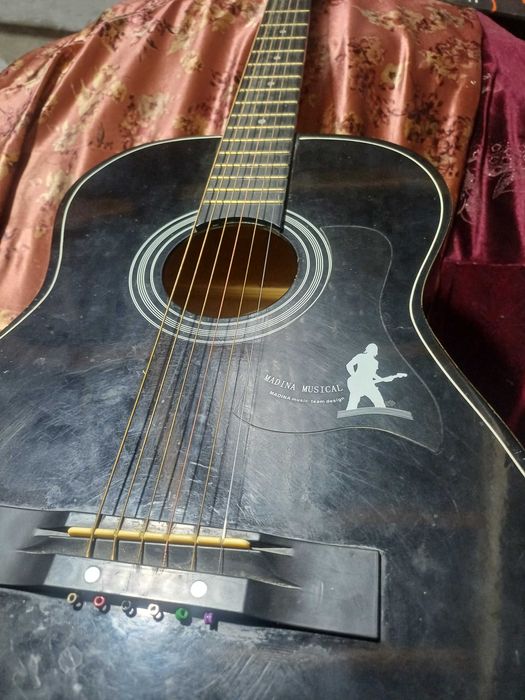 Canon  Eos 550D фотоаппарат bonus Gitara