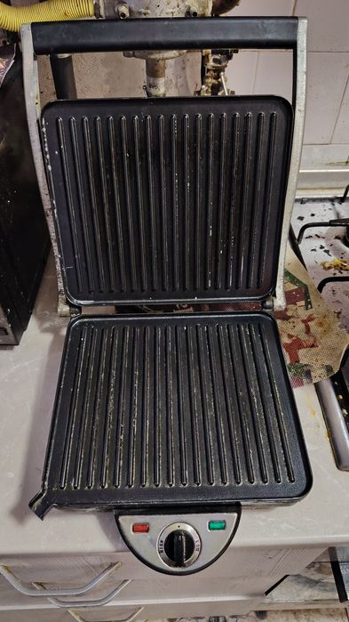 Vând Grill Maker