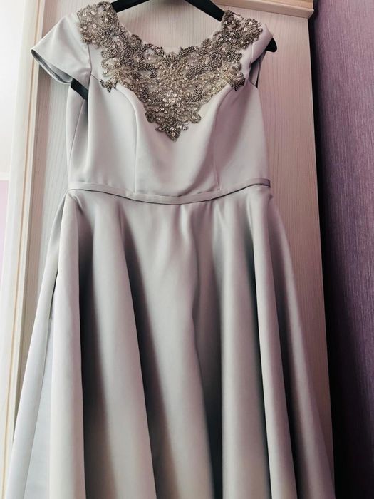 Продам элегантное вечернее платье