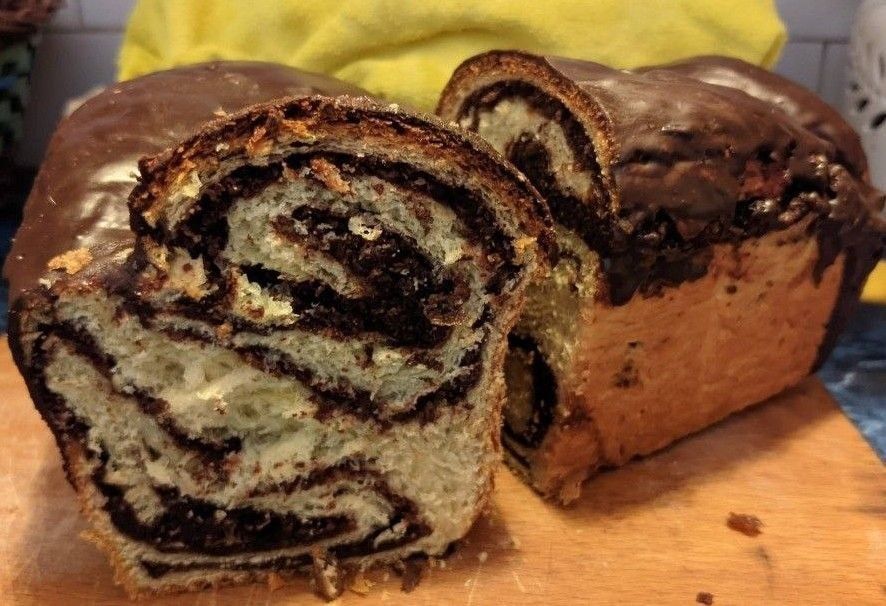 Cozonac artizanal cu multa nuca si Nutella