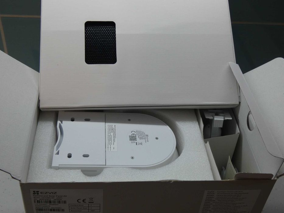 Ezviz 360° Външна WiFi 6 Автономна IP Камера с батерия, солар и AI