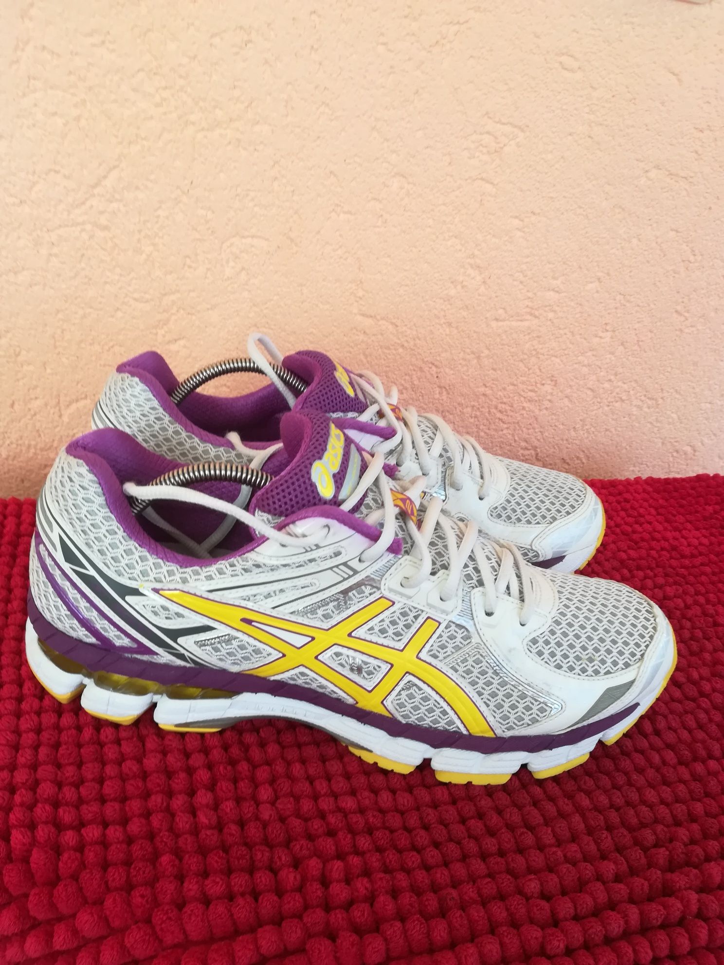 Adidași Asics nr 42 dama