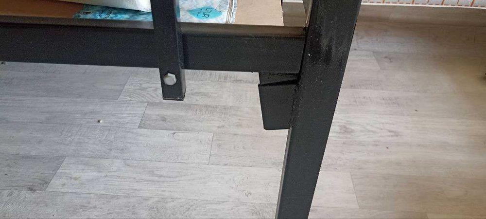 Кровать двухярусная металлическая