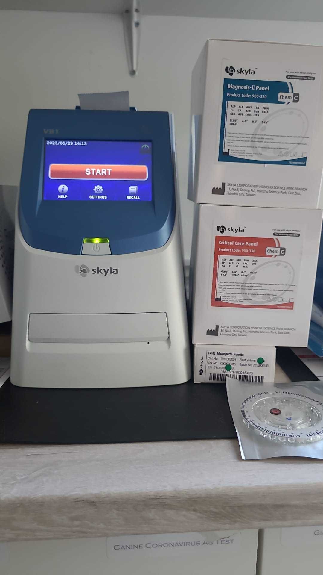 Analizor biochime veterinara Skyla VB1