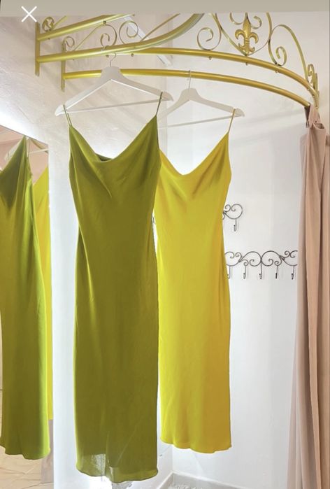 Дървени закачалки / Пластмасови закачалки