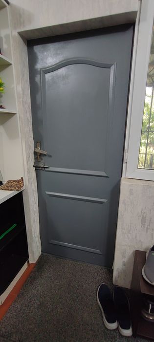 Продаётся дверь металлическая