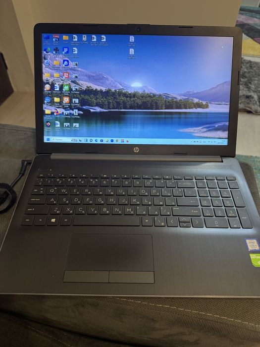 Лаптоп HP 15 da0 windows 11