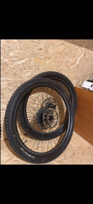 Roti Enduro Trail CARBON 29 Boost 12x148 15x110 Industry Nine