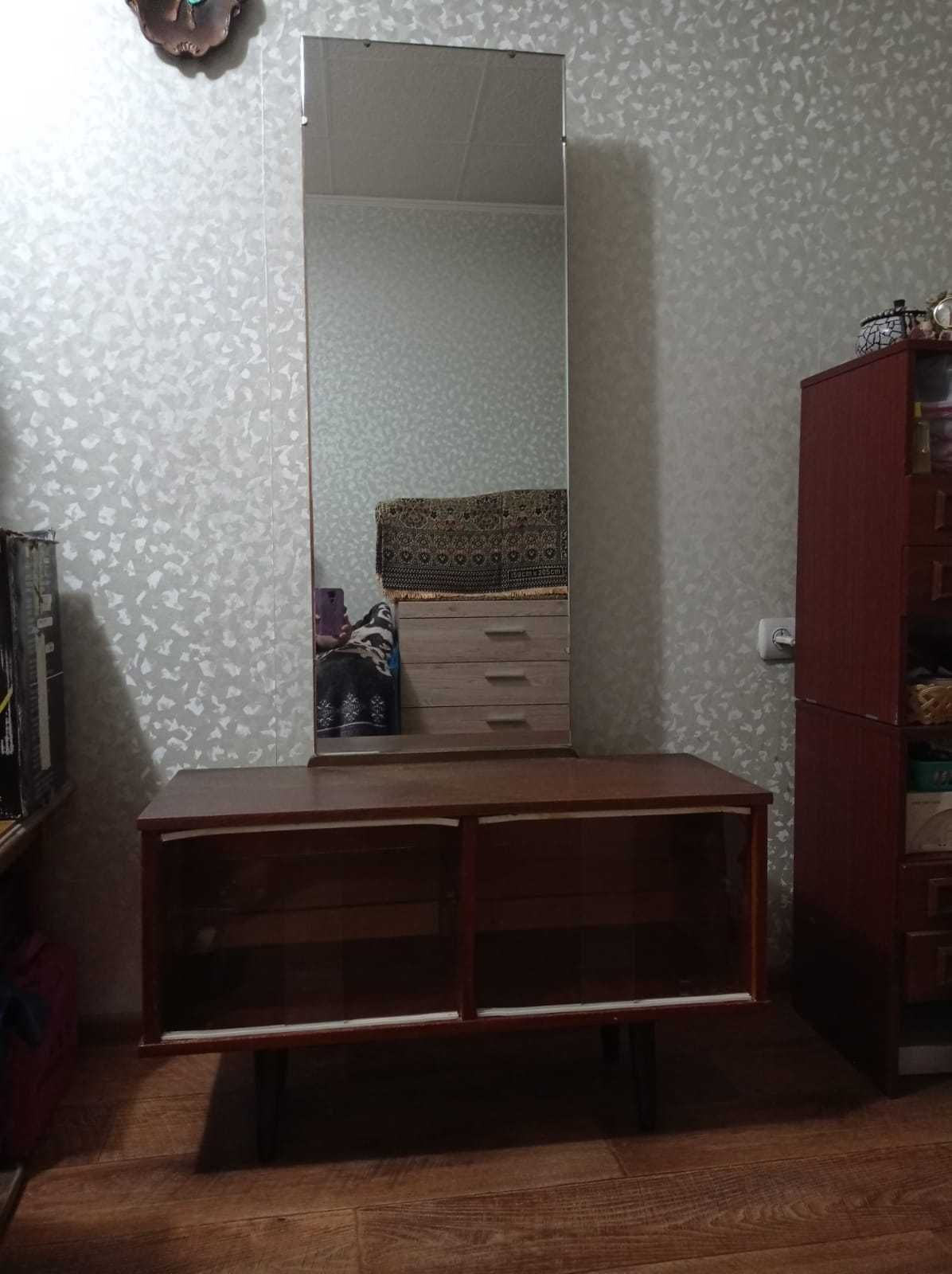 Кровать, шкаф + тумба с зеркалом