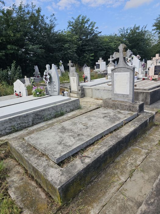 Vând loc de veci cimitir Simeria
