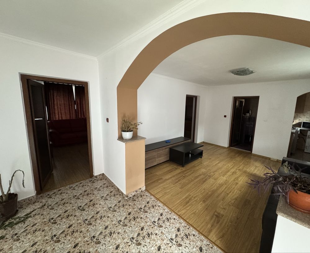 Casă/Teren/Anexe/Garaj