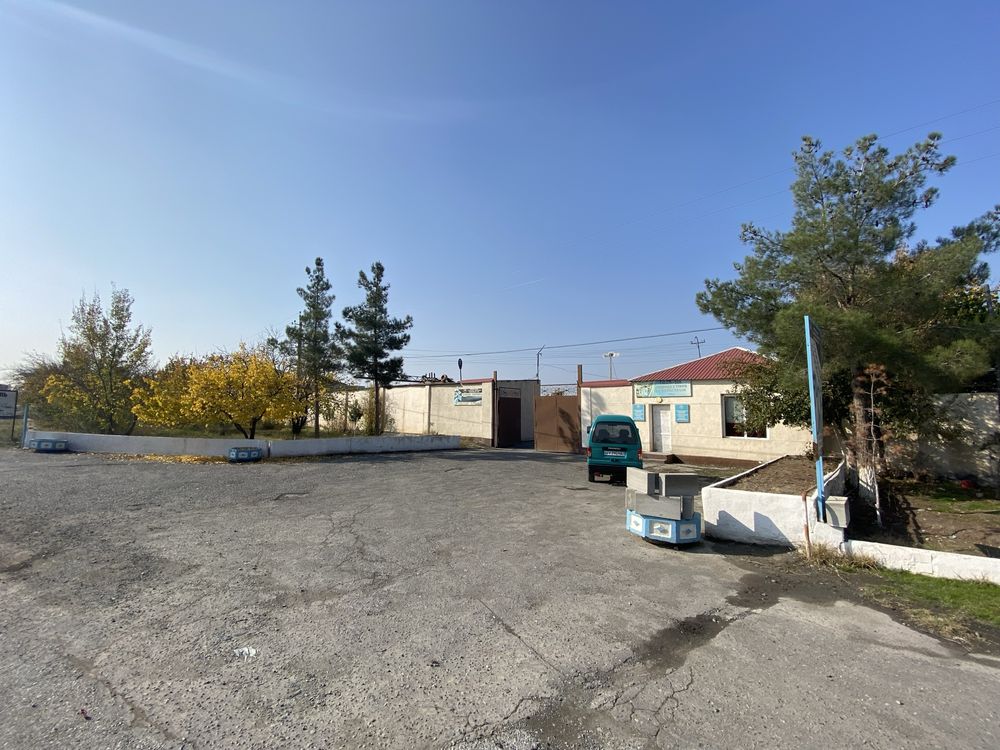 Fargona shahar Onkologiya oldida 80 sotih yer sotiladi bino va biznes