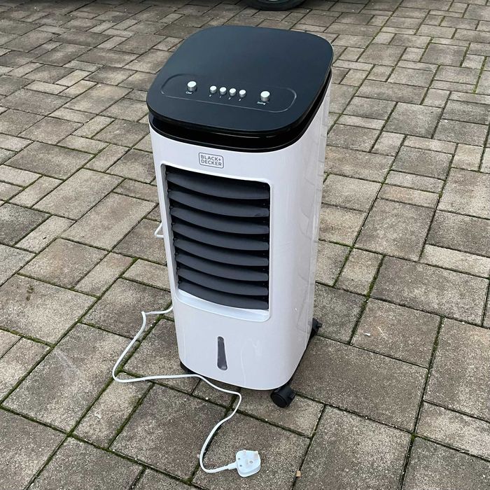 Aparat de răcire portabil marca BLACK+DECKER, model BXAC65001G