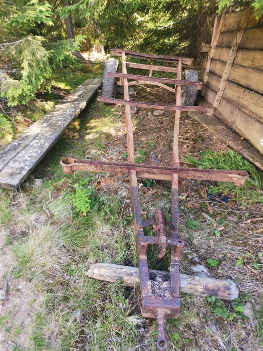 Vând remorca agricola