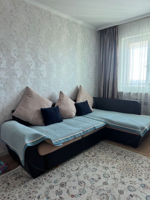 Продам угловой диван.