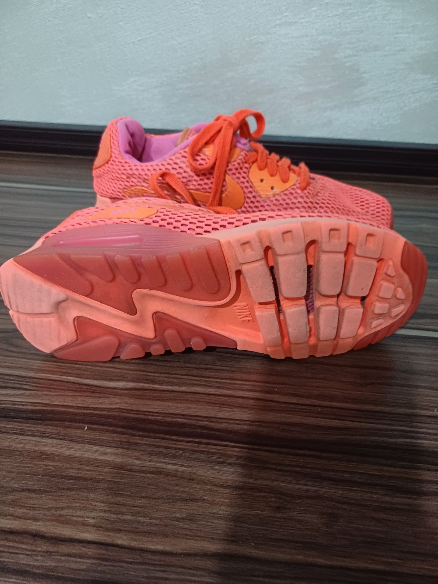 Дамски цветни маратонки Nike air max  neon