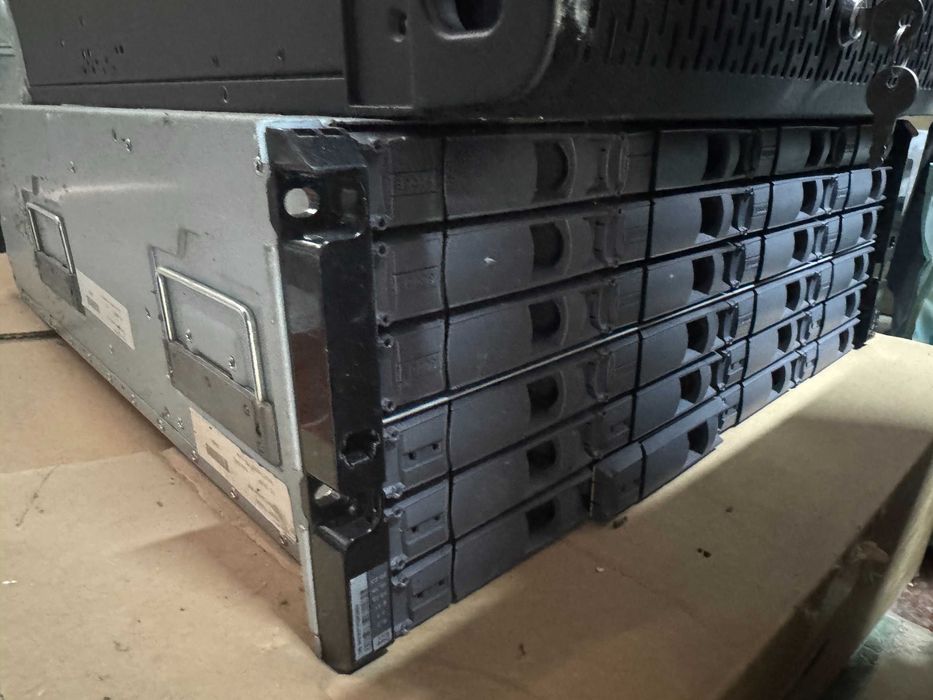 NetApp & Hitachi JBOD