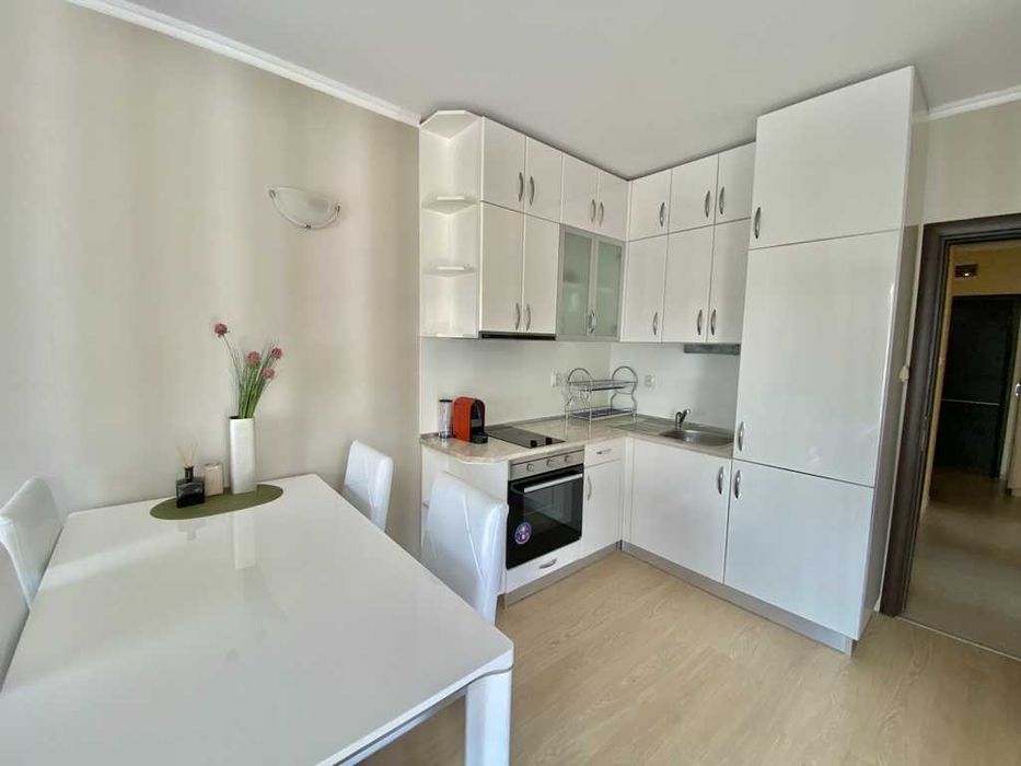 Обзаведен тристаен апартамент в к-с „Harmony Suites 2“