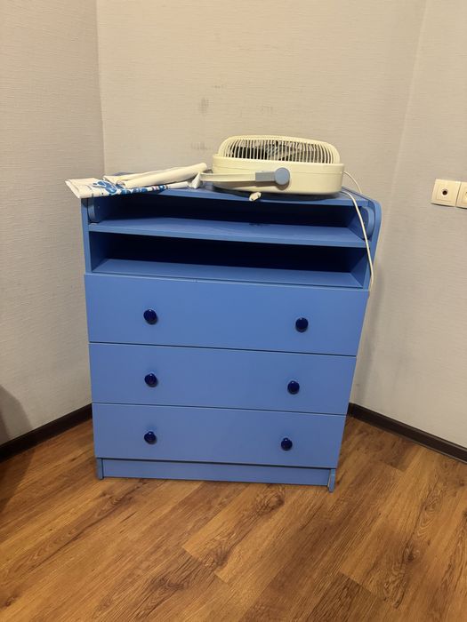 Комод б/у голубой.