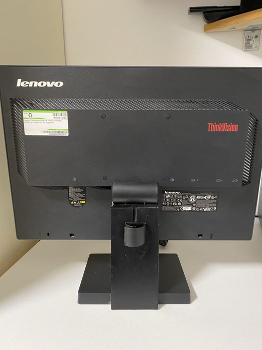 Монитор Lenovo 19”