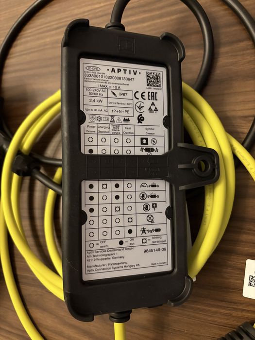 Cabluri de încărcare BMW originale noi