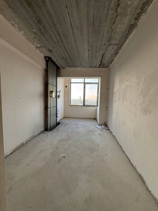 Срочно продаётся 3х -комнатная квартира коробка