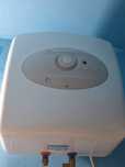 Boiler de 30 de litrii marca Ariston in stare foarte buna.