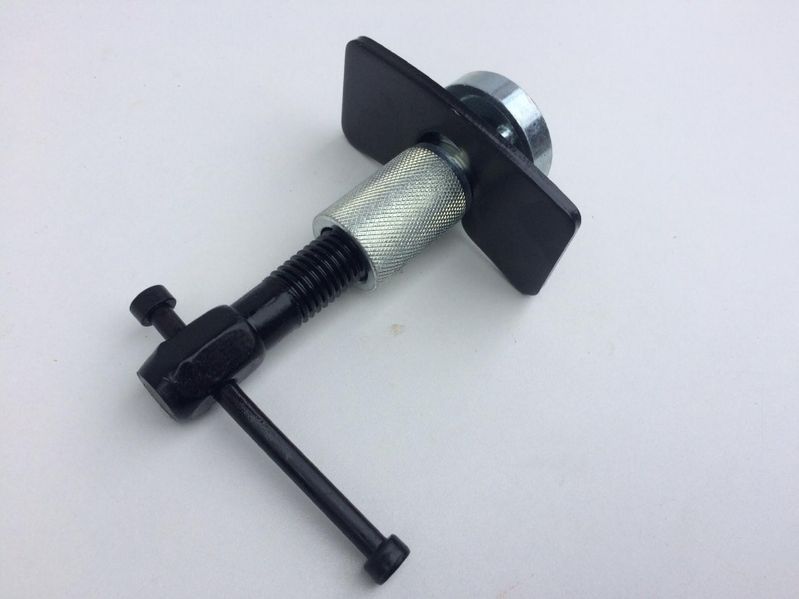 Presa universala pentru etrieri