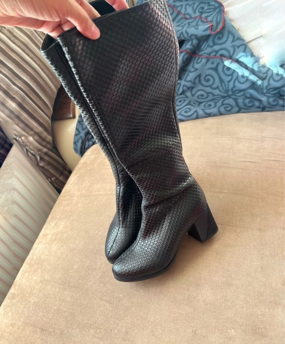 Продам срочно женские сапоги, осенние .35 размер