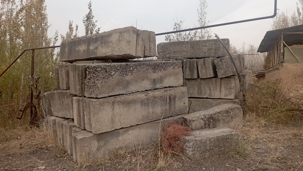 Цокольный блок для фундамента