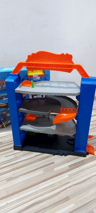 Hot wheels паркинг / хот уийлс паркинг