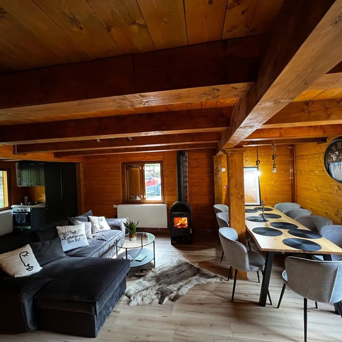 Cabana DRĂGANA pe Valea Drăganului cu ciubăr și acces la rîu!