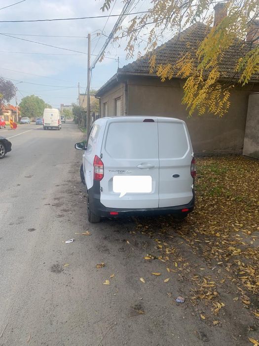 Vând Ford transit courier