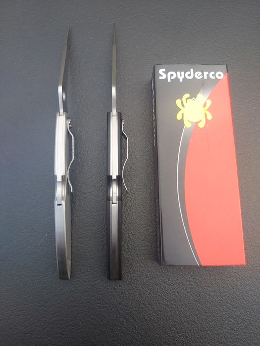 Сгъваем нож Spyderco Police4  C07 два модела