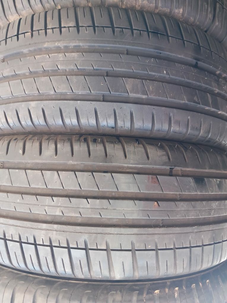 4 anvelope 215/45r18 vară marca Michelin preț 220 lei bucata