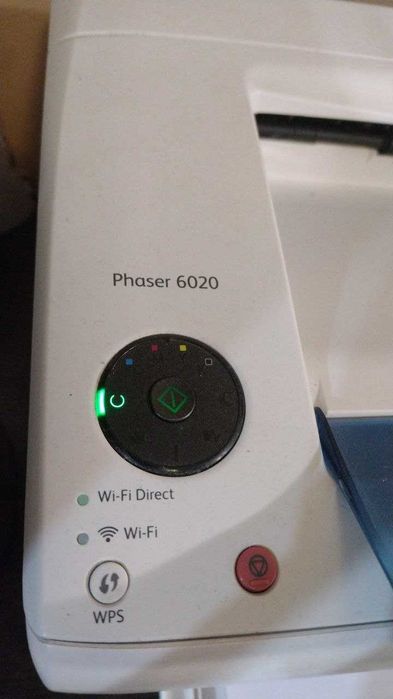 Продавам цветен принтер Xerox Phaser 6020