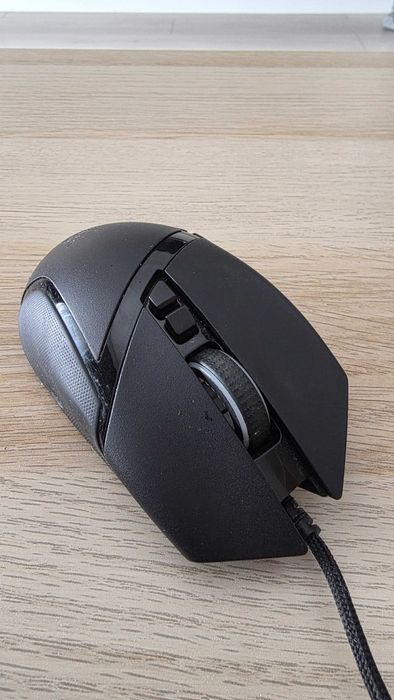 Vand mouse Razer Basilisk V2 cu fir + Mouse pad Razer cadou