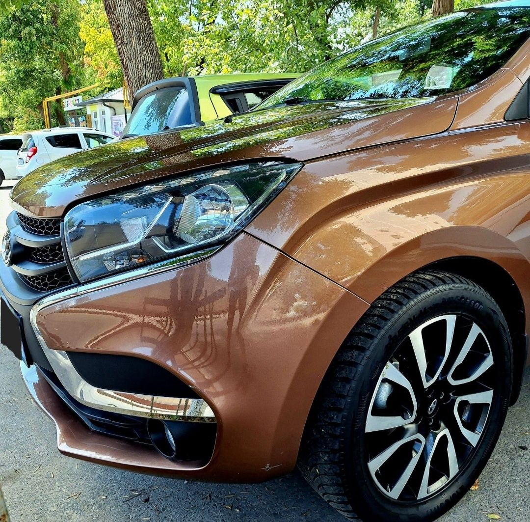Lada X Ray tinig'idan izlaganla uchun Trakerni javobibini berdiganidan