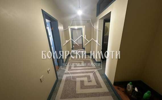 Продава се Четиристаен апартамент в Велико Търново, Център - 135 кв.м за 1415 €/кв.м - Снимка #9
