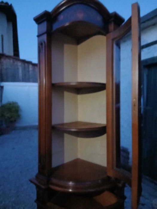 Vitrina Barocc pe Colt