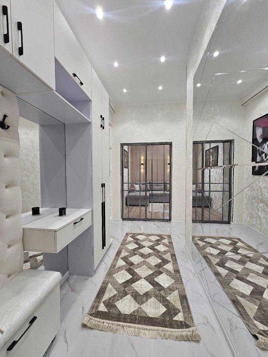 Продаётся 2-комнатная квартира метро Мирзо Улугбек