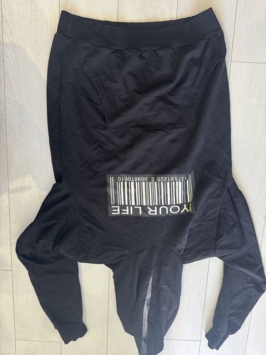 Тънки блузи. Продават се в комплект.