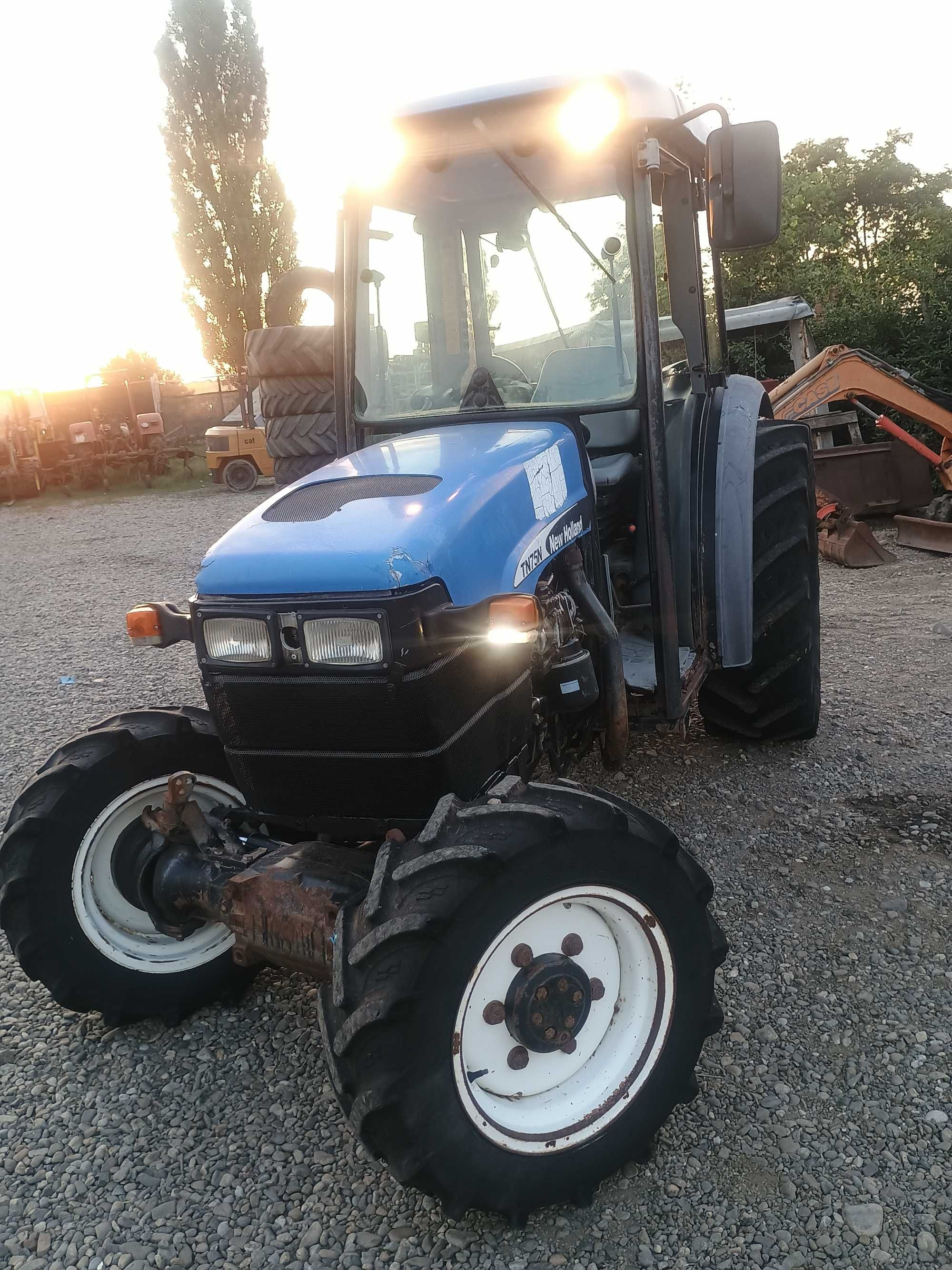 New Holland TN75