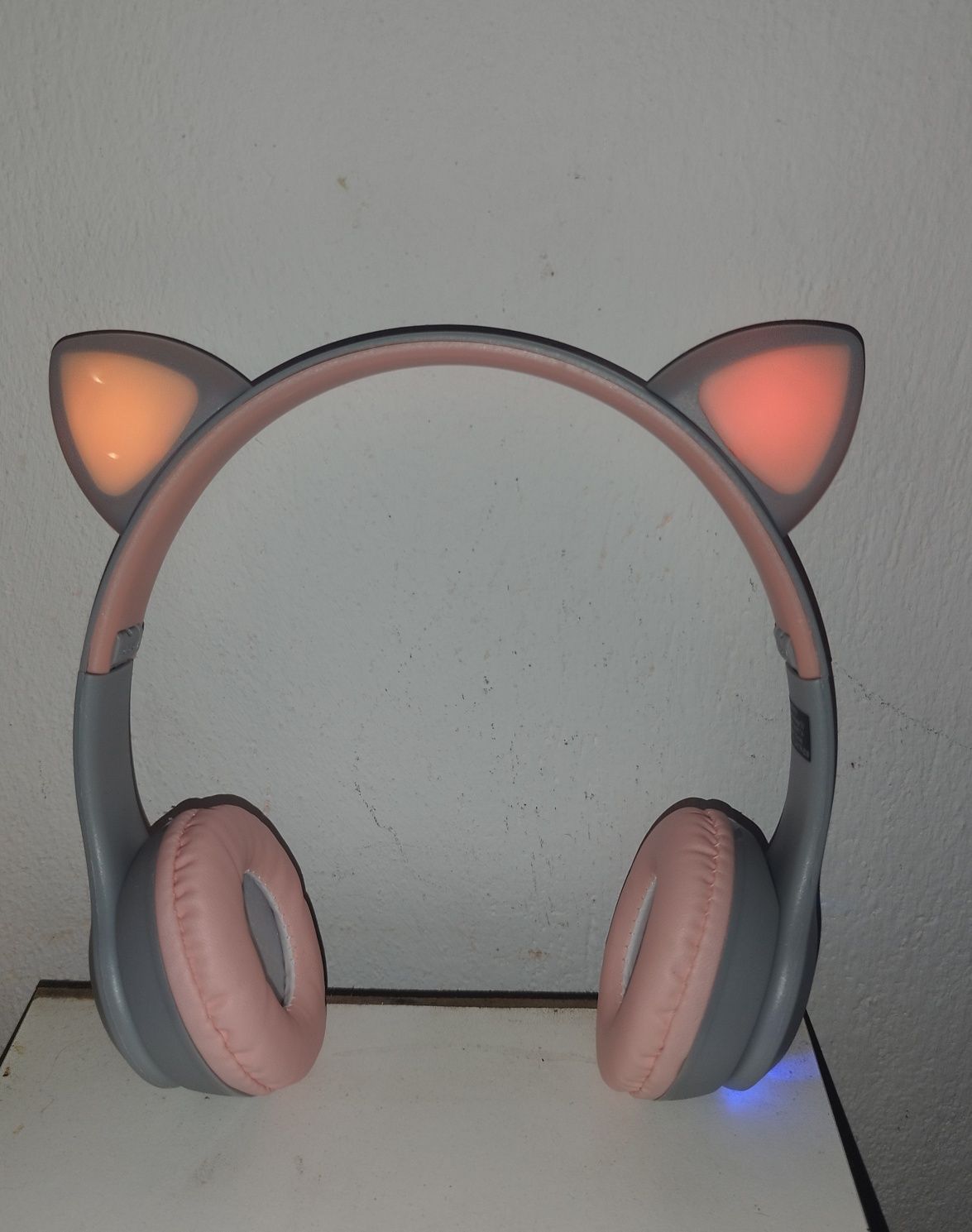 Безжични светещи слушалки котешки ушички