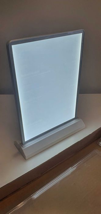 Reclama luminoasa panou led A4 cu stand reincarcabil de birou